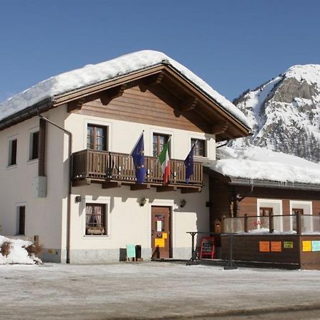 Chalet Pineta Livigno Exterior foto